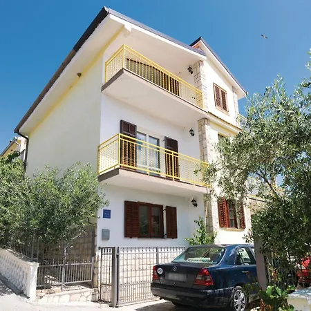 Apartment 2 Bedroom Beautiful In